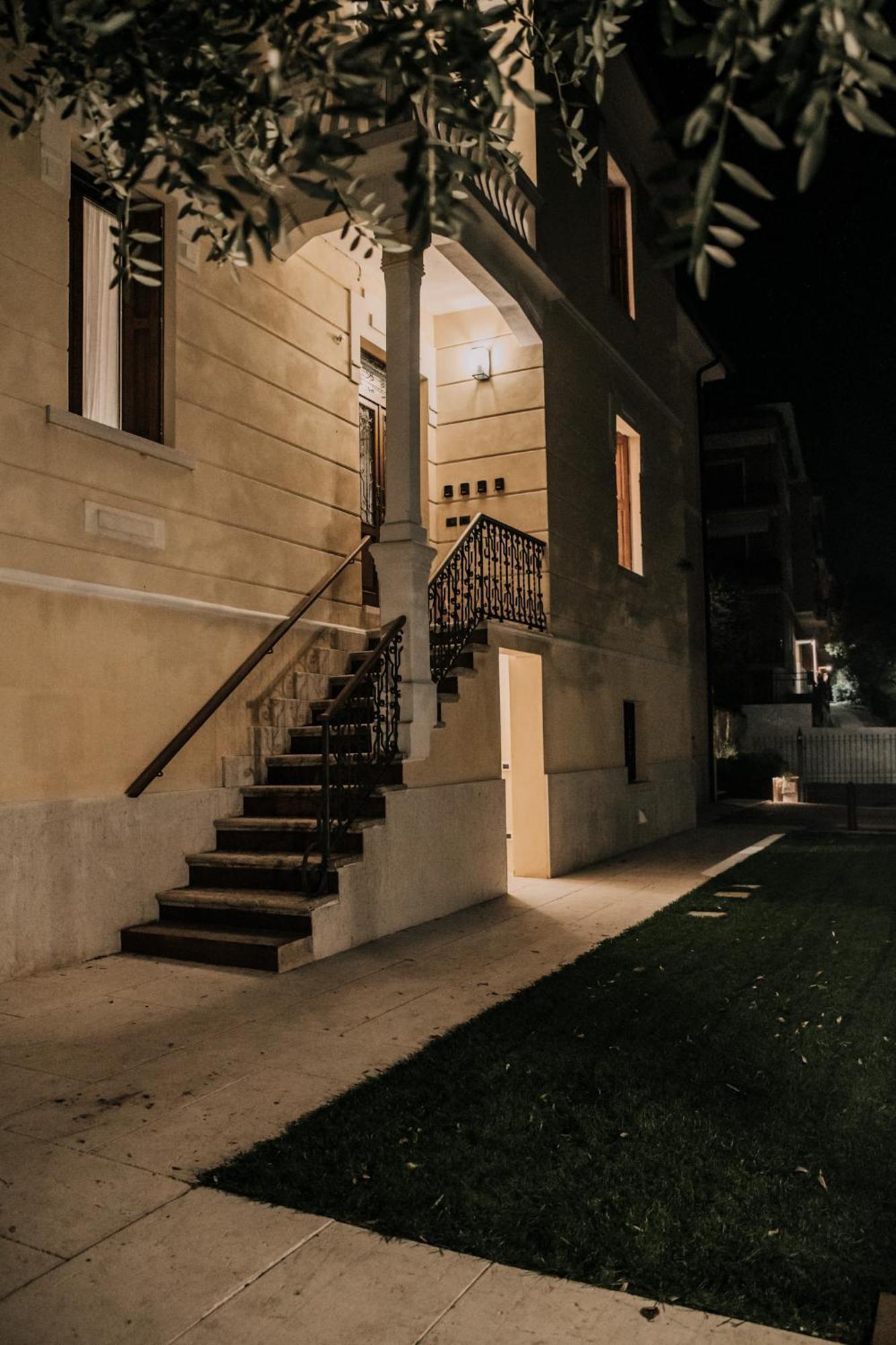 Naboo Verona Luxury Suites エクステリア 写真