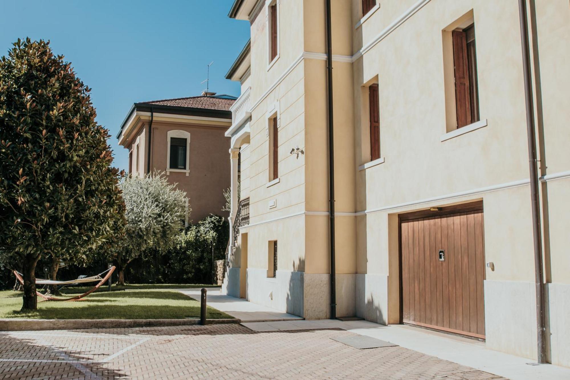 Naboo Verona Luxury Suites エクステリア 写真